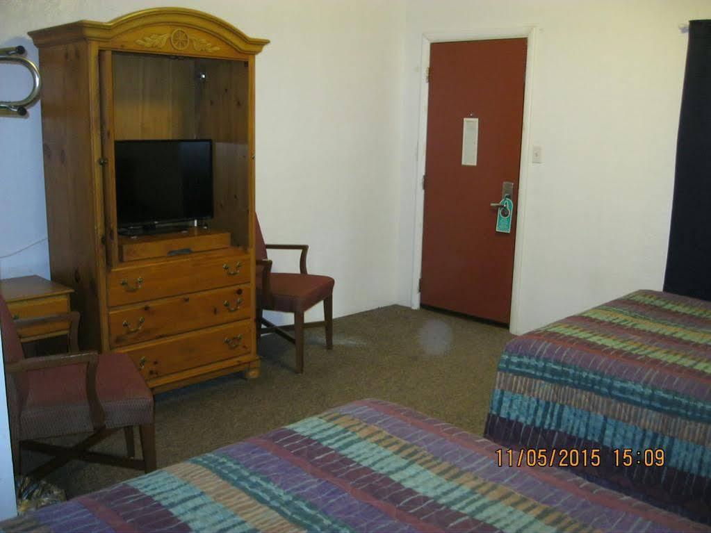 Circle S Lodge Gering Экстерьер фото
