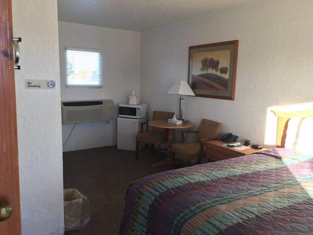 Circle S Lodge Gering Экстерьер фото