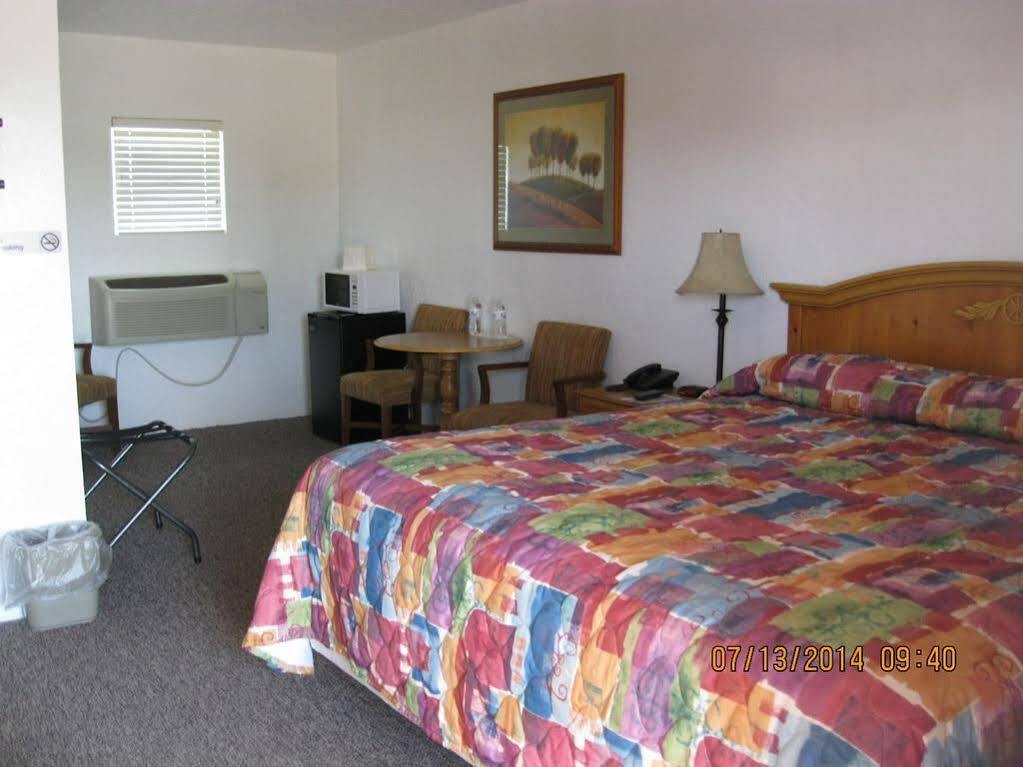 Circle S Lodge Gering Экстерьер фото